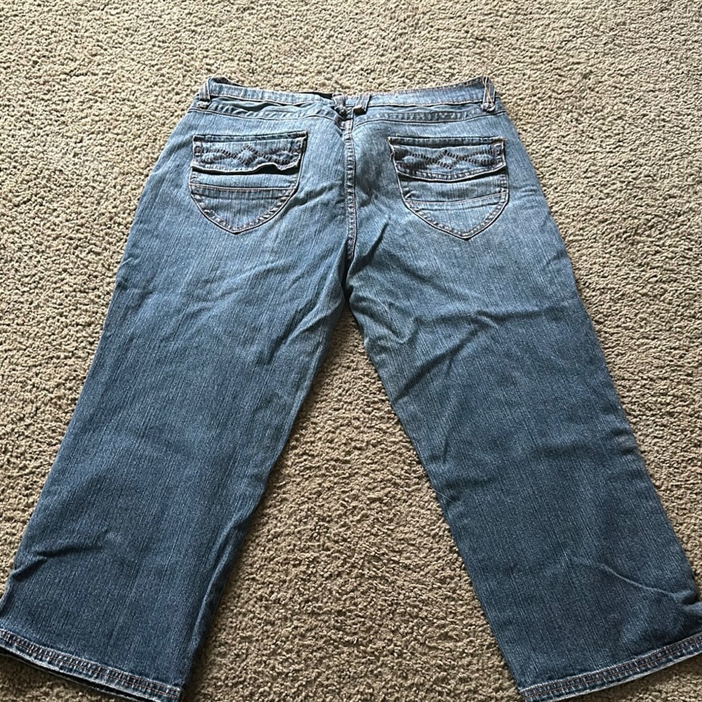 Women’s Capri Jeans